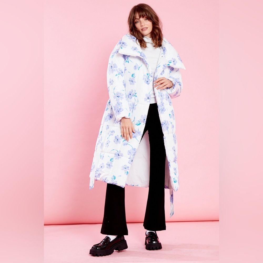 NEON ROSE, oversize white puff maxi coat, small